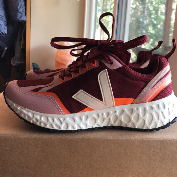 Veja Condor Performance Sneakers - Picture 1 of 3